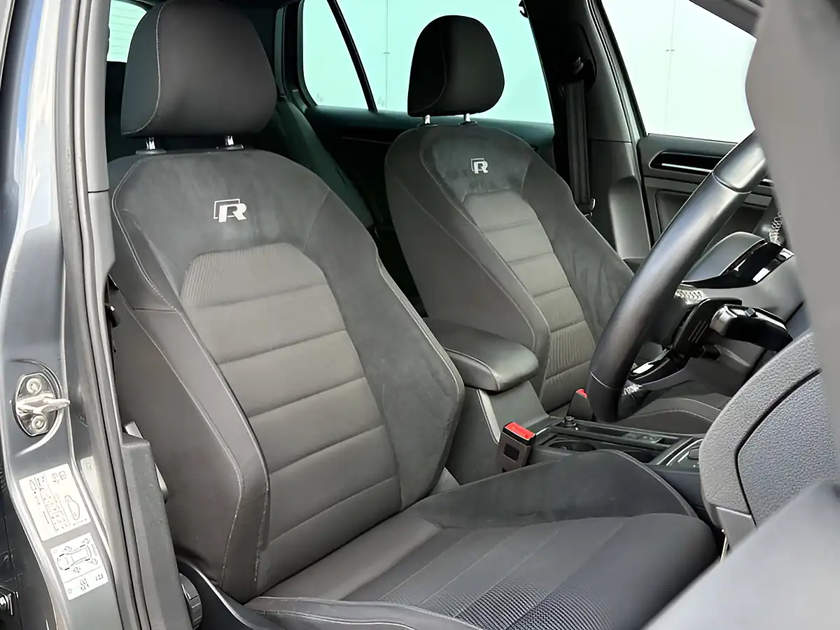 Used 2019 Volkswagen Golf R Indium Grey - Interior and Exterior details 16