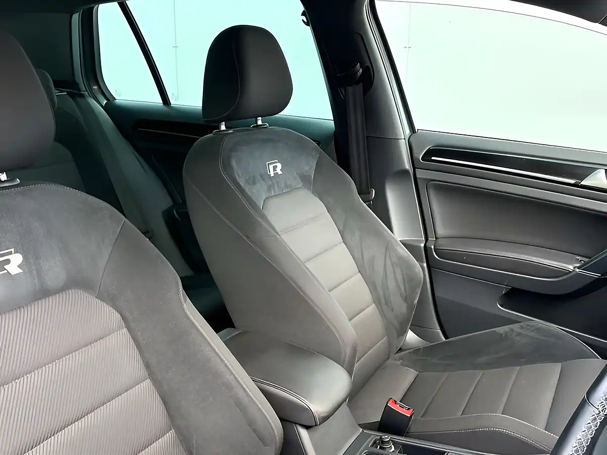 Used 2019 Volkswagen Golf R Indium Grey - Interior and Exterior details 18