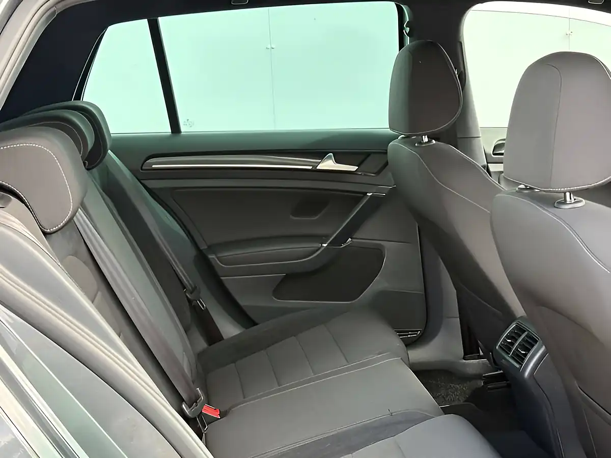 Used 2019 Volkswagen Golf R Indium Grey - Interior and Exterior details 20