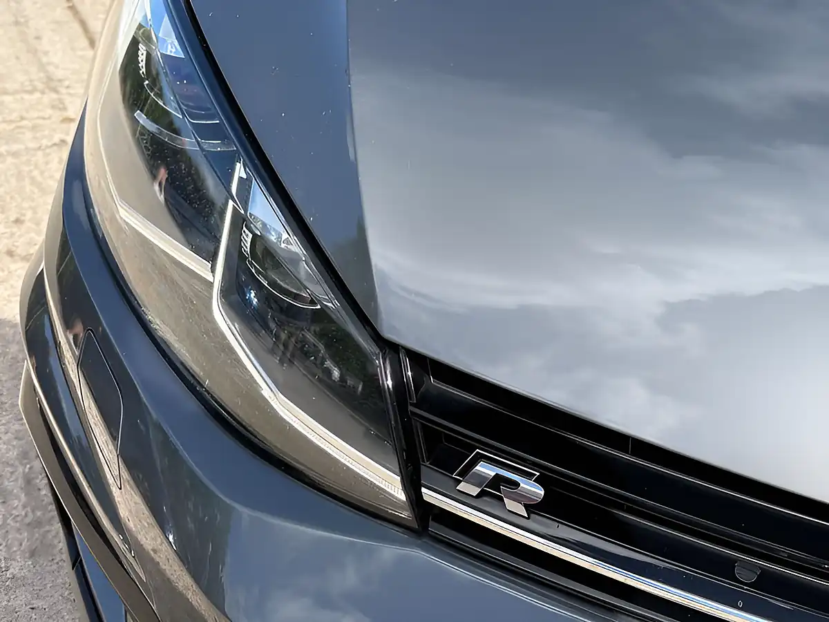 Used 2019 Volkswagen Golf R Indium Grey - Interior and Exterior details 8
