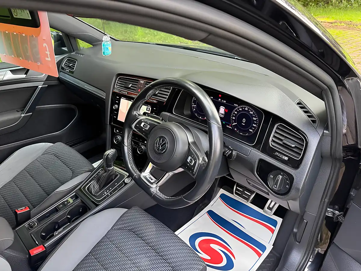 Used 2019 Volkswagen Golf R-Line Black - Interior and Exterior details 14
