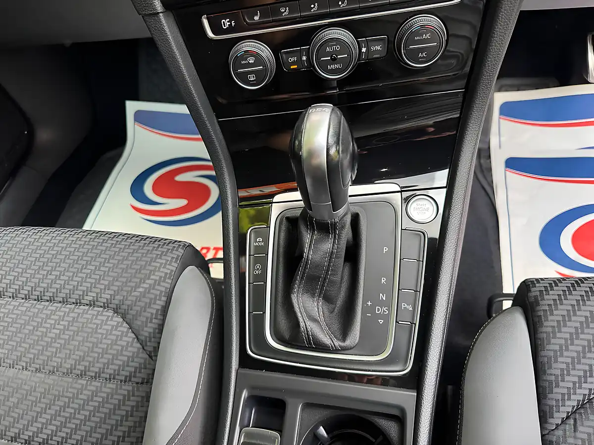 Used 2019 Volkswagen Golf R-Line Black - Interior and Exterior details 15