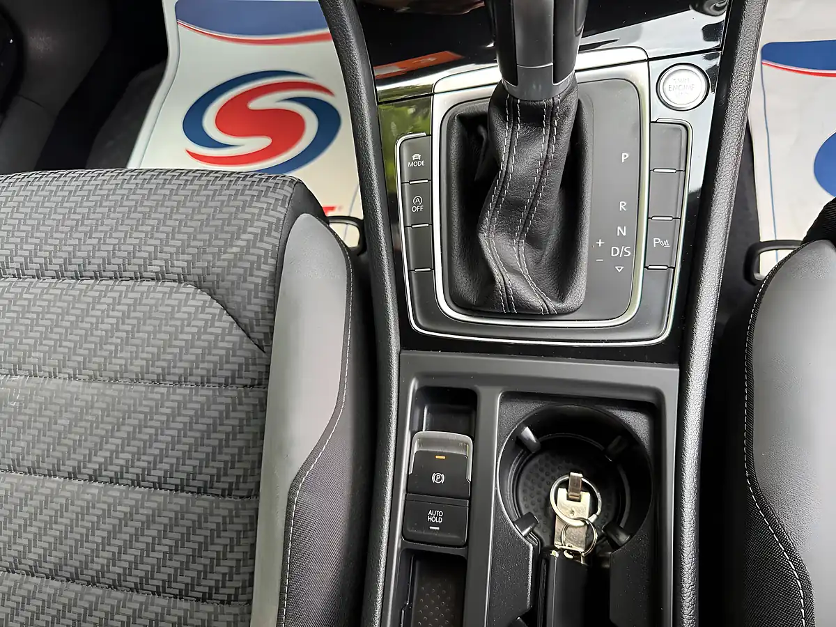 Used 2019 Volkswagen Golf R-Line Black - Interior and Exterior details 17