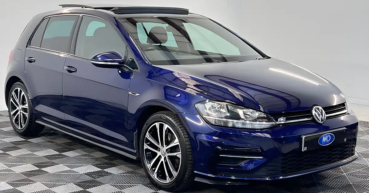 Used 2019 Volkswagen Golf R-Line Blue - Front View