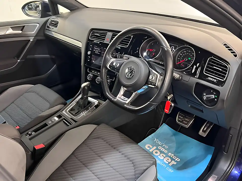 Used 2019 Volkswagen Golf R-Line Blue - Interior and Exterior details 12