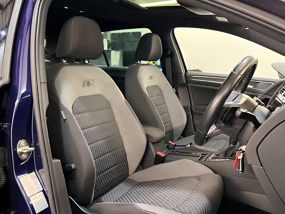 Used 2019 Volkswagen Golf R-Line Blue - Interior and Exterior details 14