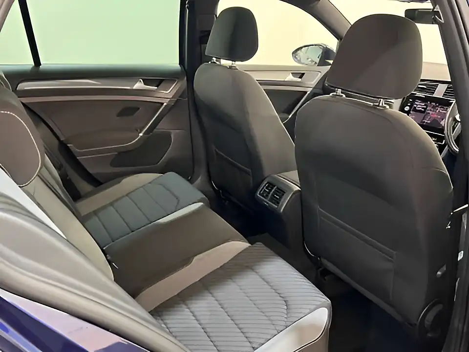 Used 2019 Volkswagen Golf R-Line Blue - Interior and Exterior details 16