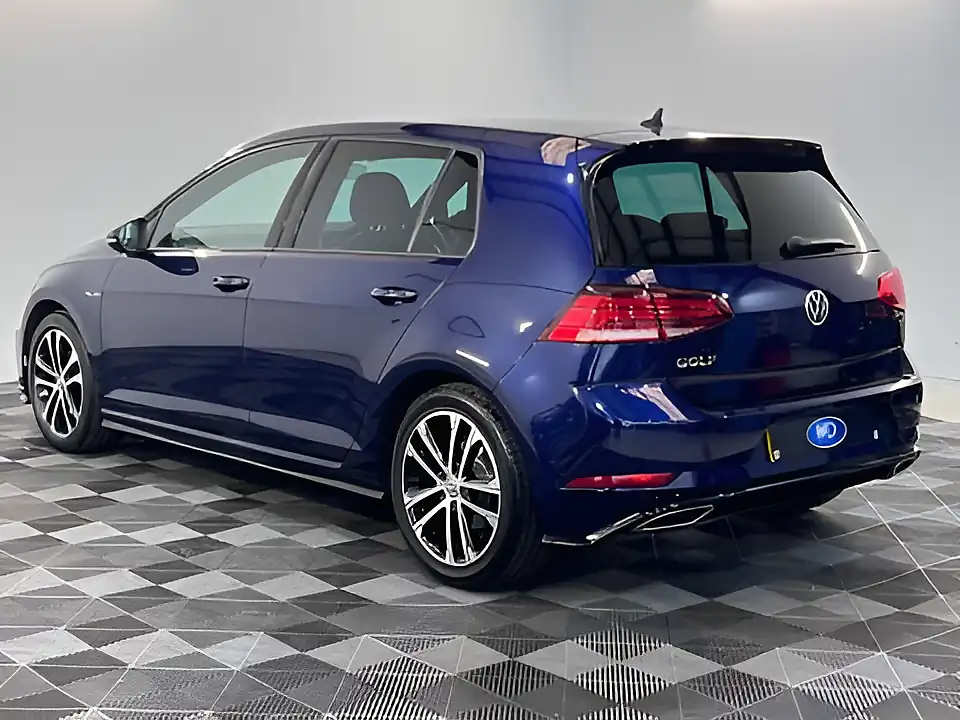 Used 2019 Volkswagen Golf R-Line Blue - Interior and Exterior details 7