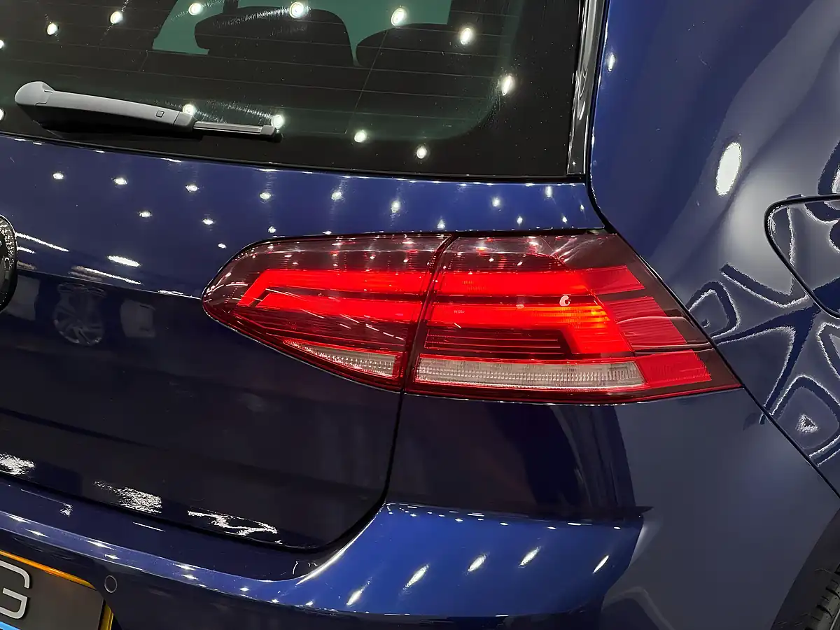 Used 2019 Volkswagen Golf R-Line Blue - Interior and Exterior details 11