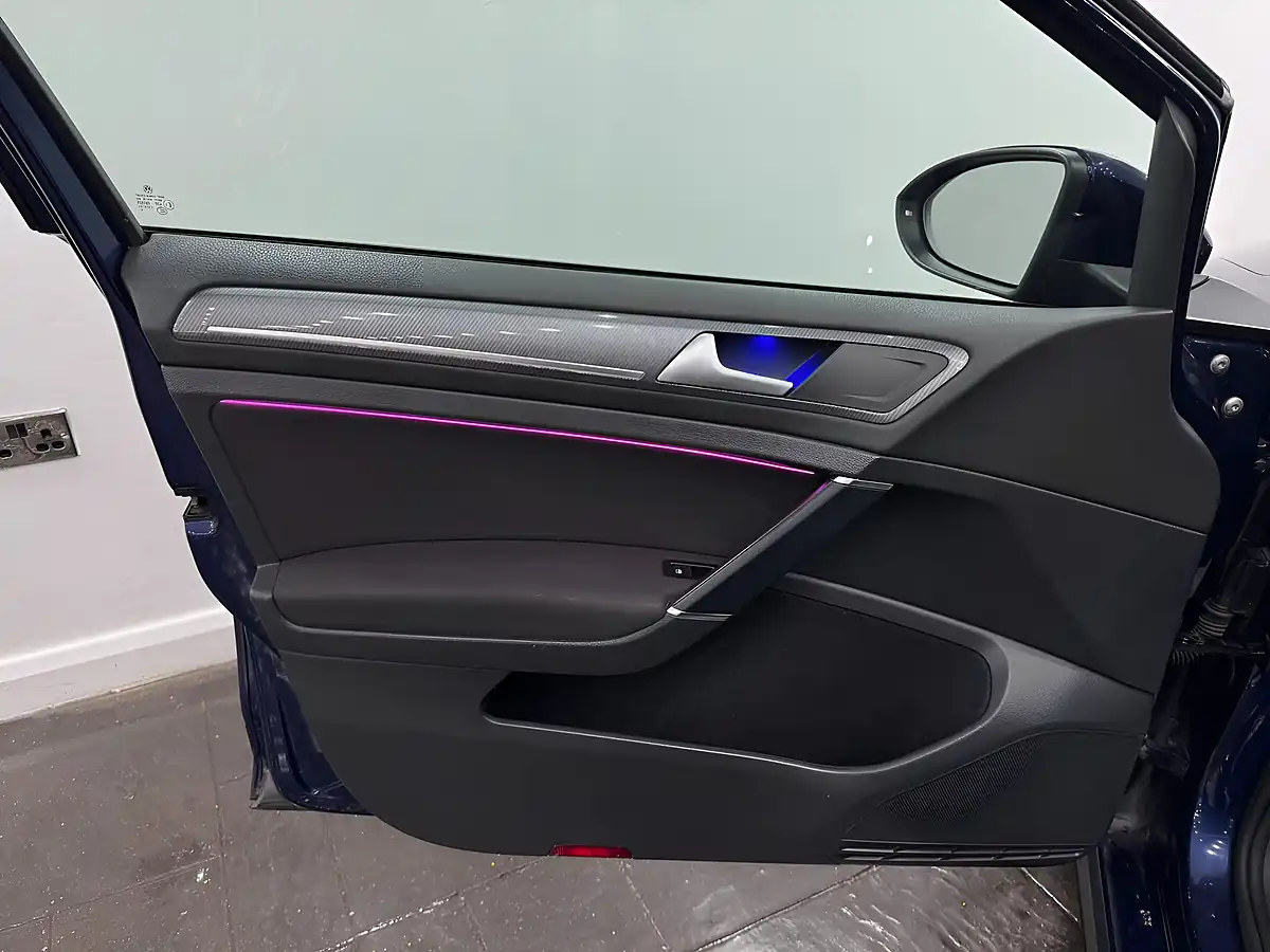Used 2019 Volkswagen Golf R-Line Blue - Interior and Exterior details 17