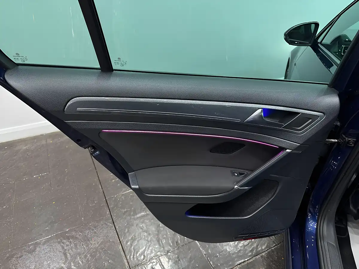 Used 2019 Volkswagen Golf R-Line Blue - Interior and Exterior details 18