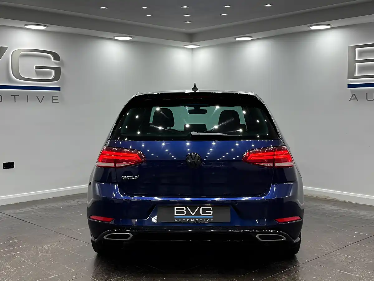 Used 2019 Volkswagen Golf R-Line Blue - Interior and Exterior details 9