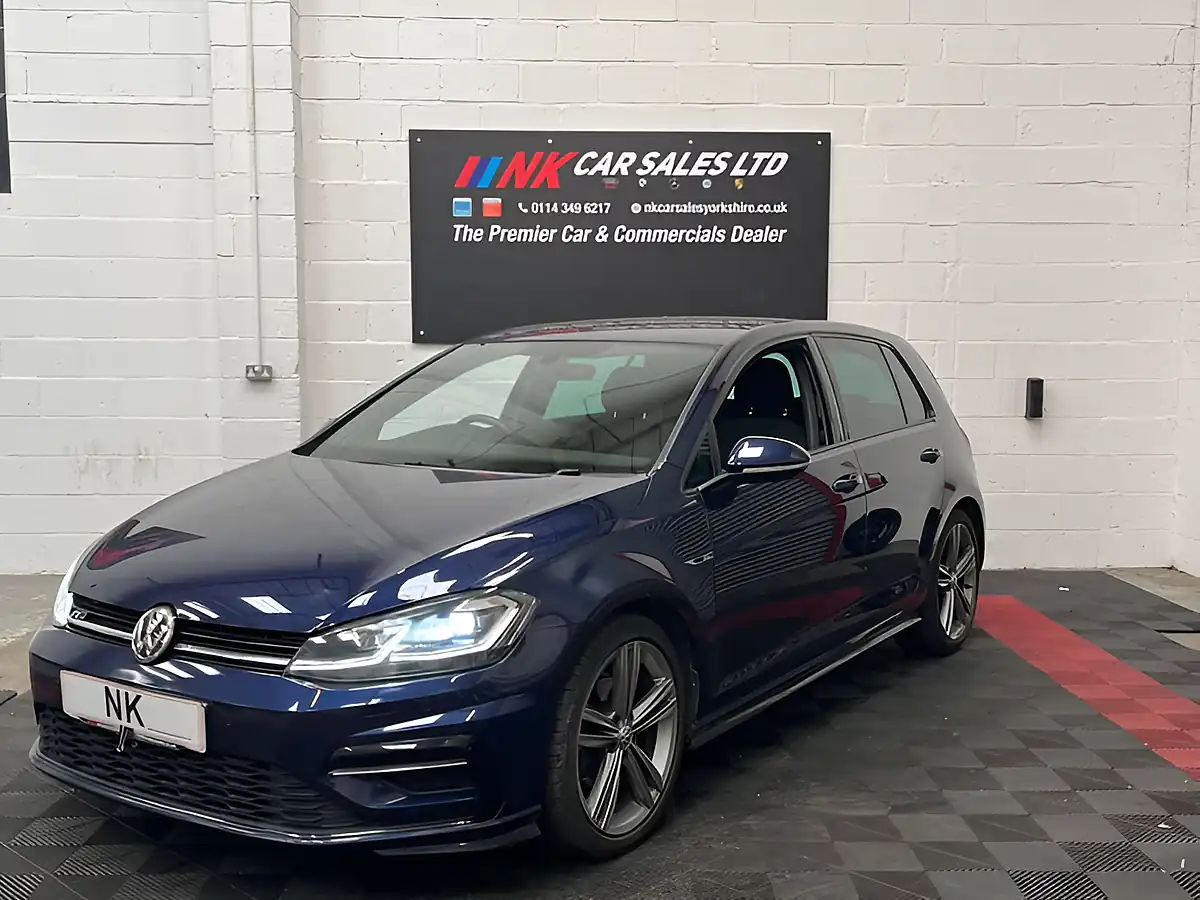 Used 2019 Volkswagen Golf R-Line Blue - Interior and Exterior details 3