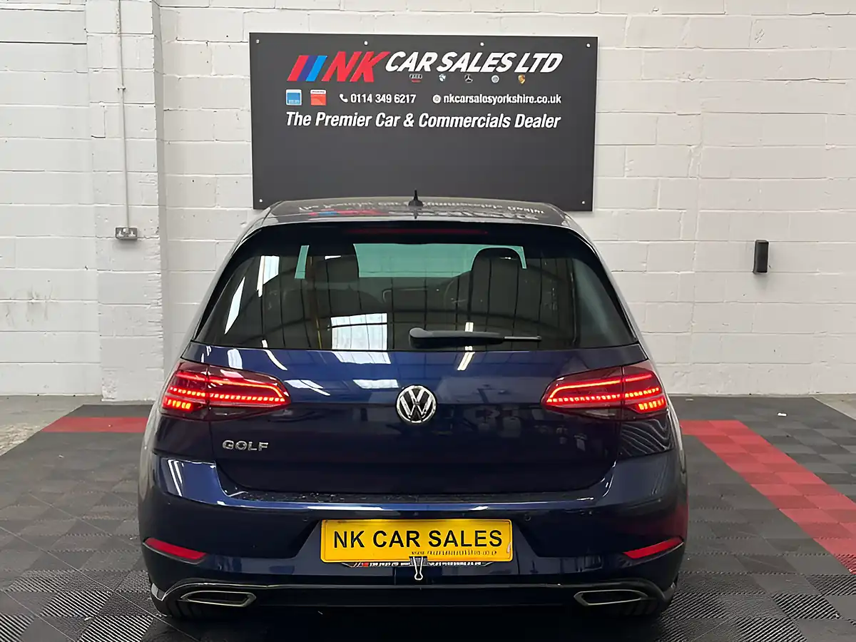 Used 2019 Volkswagen Golf R-Line Blue - Interior and Exterior details 6