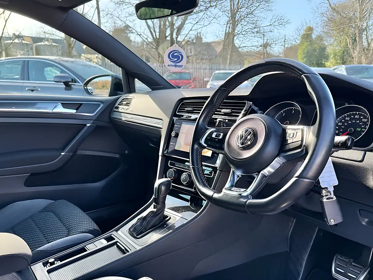 Used 2019 Volkswagen Golf R-Line Deep Black - Interior and Exterior details 14