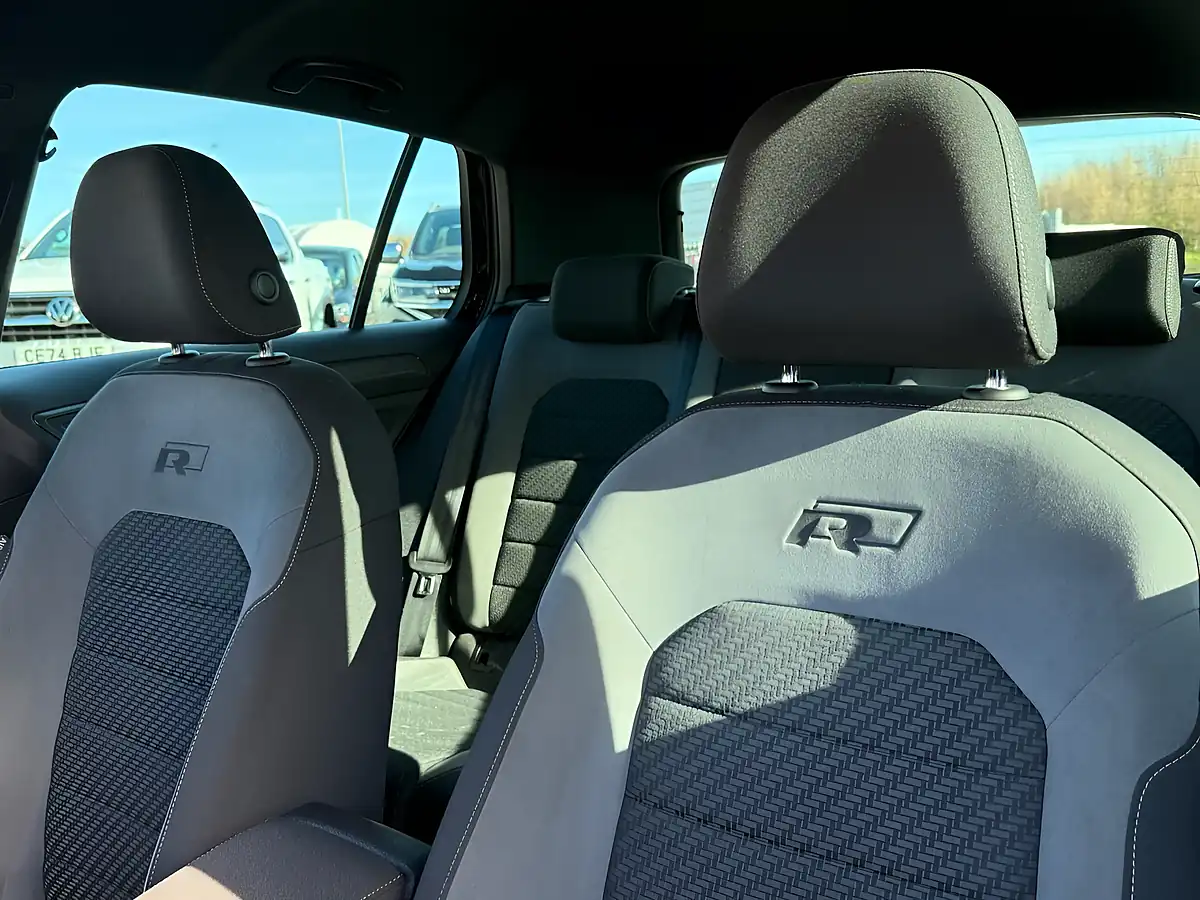 Used 2019 Volkswagen Golf R-Line Deep Black - Interior and Exterior details 17