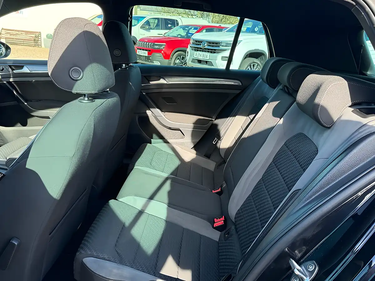 Used 2019 Volkswagen Golf R-Line Deep Black - Interior and Exterior details 19
