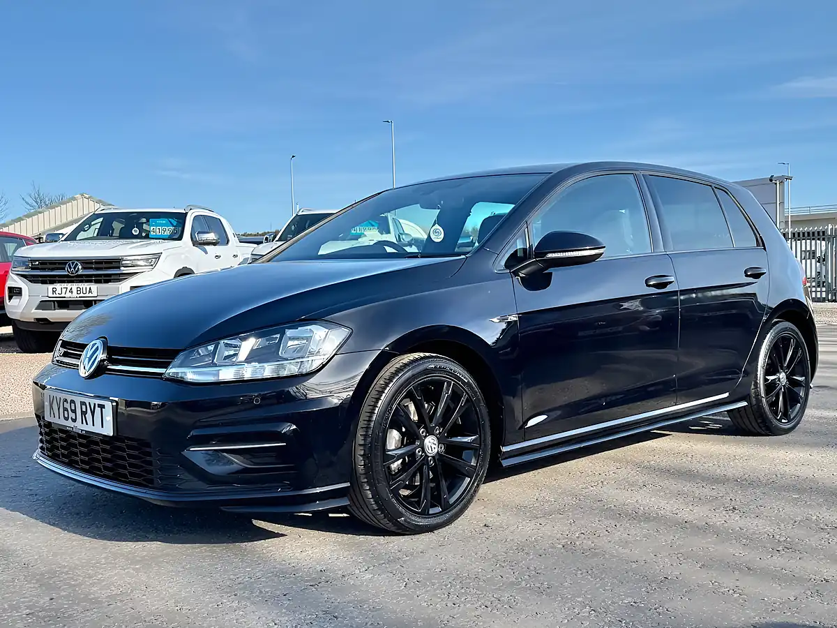 Used 2019 Volkswagen Golf R-Line Deep Black - Interior and Exterior details 3