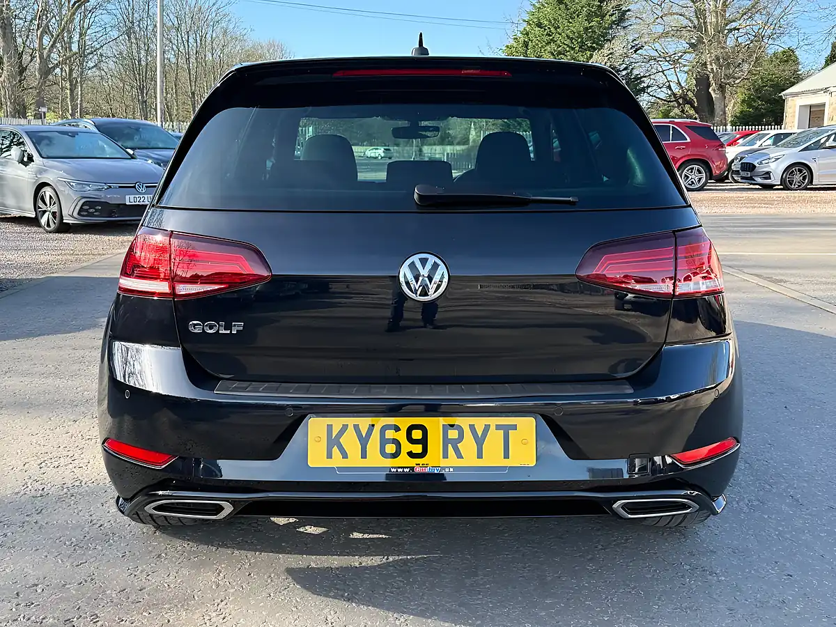 Used 2019 Volkswagen Golf R-Line Deep Black - Interior and Exterior details 5
