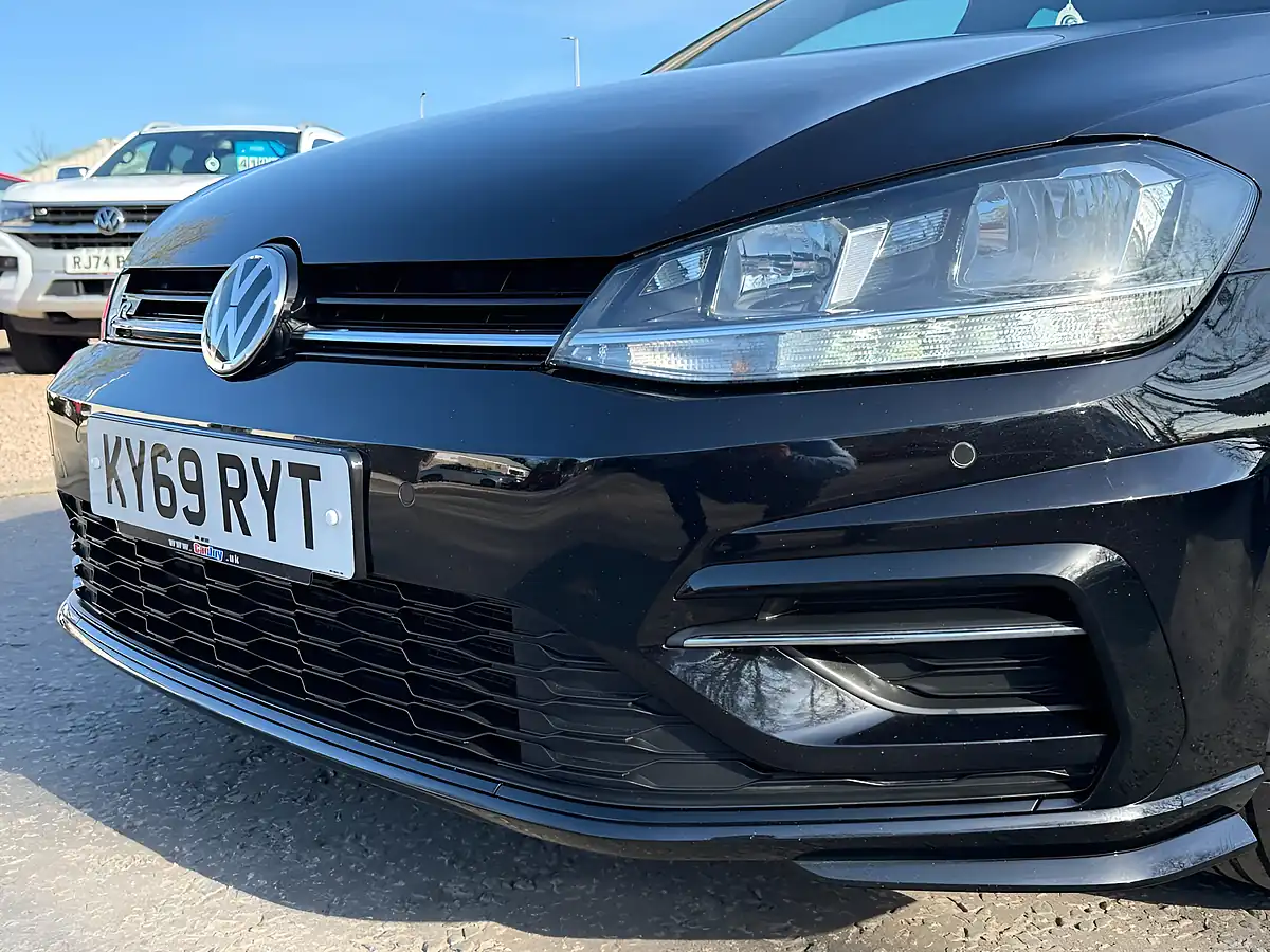Used 2019 Volkswagen Golf R-Line Deep Black - Interior and Exterior details 8