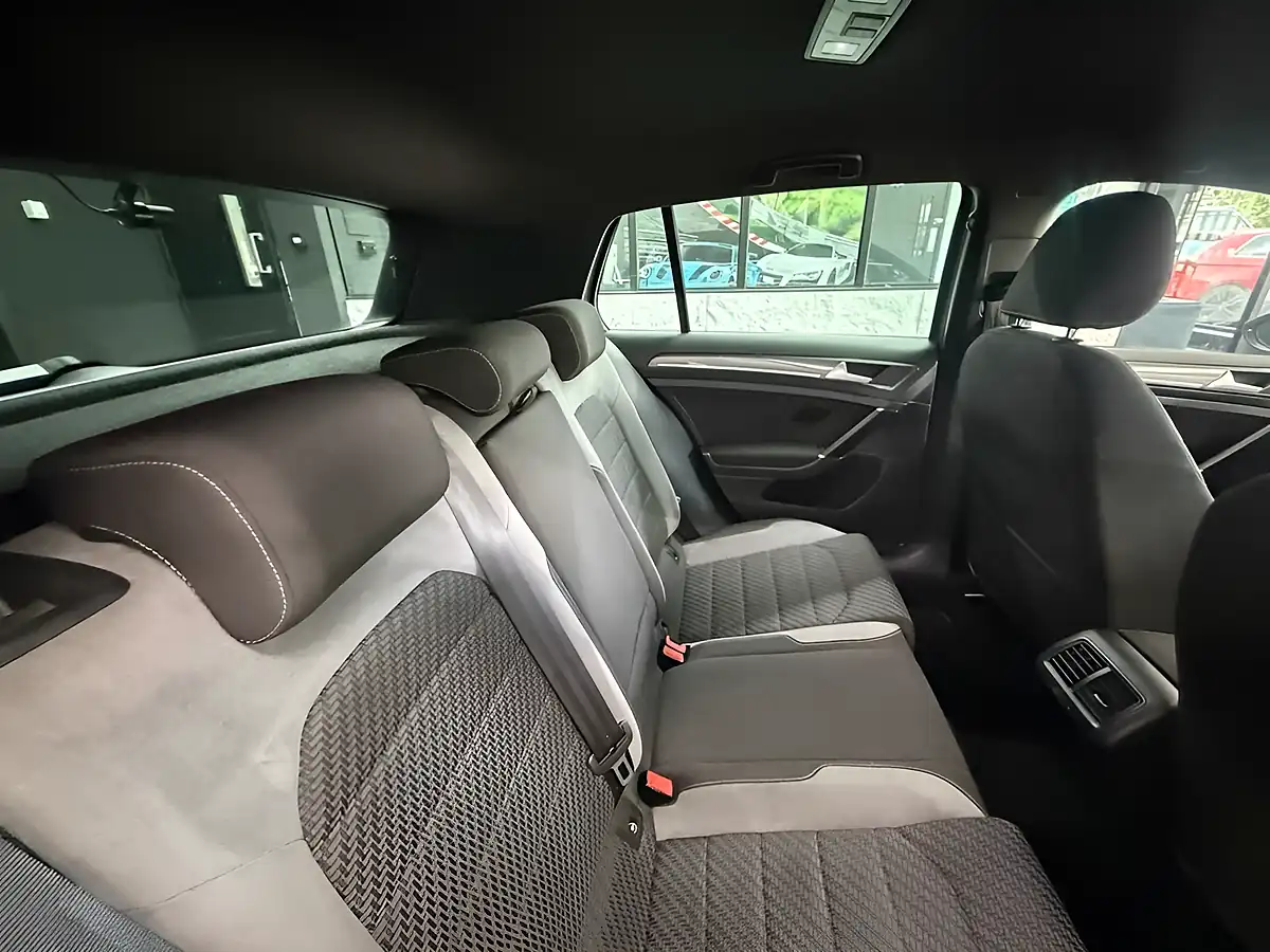 Used 2019 Volkswagen Golf R-Line Grey - Interior and Exterior details 11