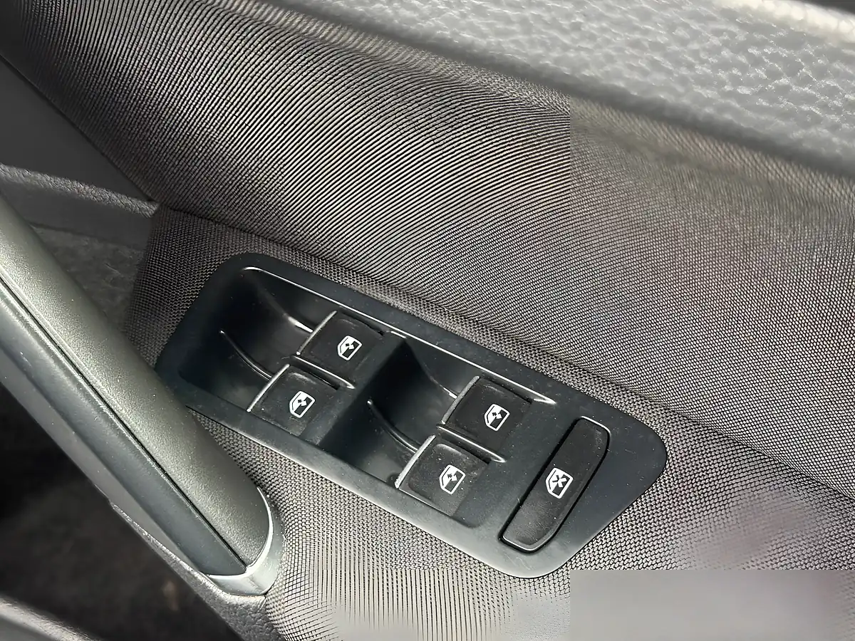 Used 2019 Volkswagen Golf R-Line White - Interior and Exterior details 12