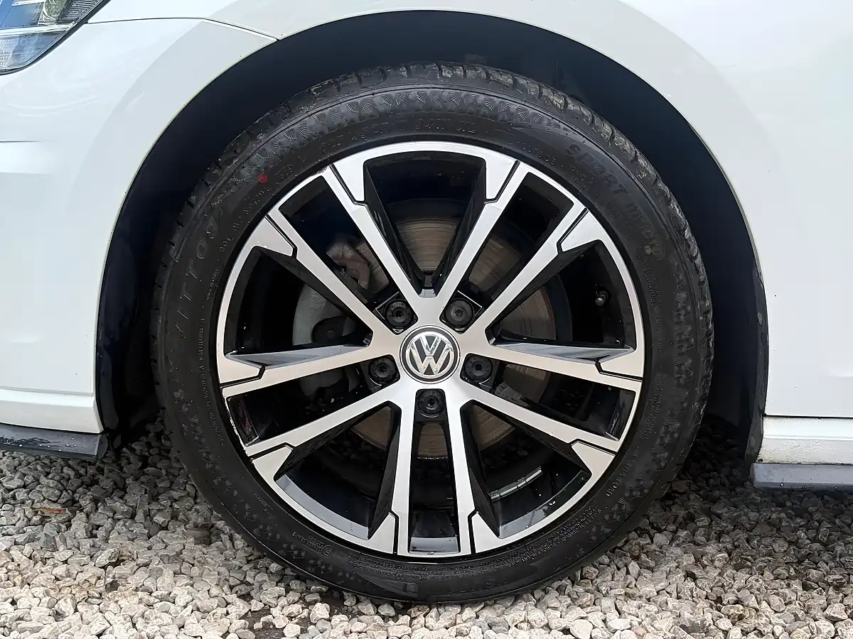 Used 2019 Volkswagen Golf R-Line White - Interior and Exterior details 14