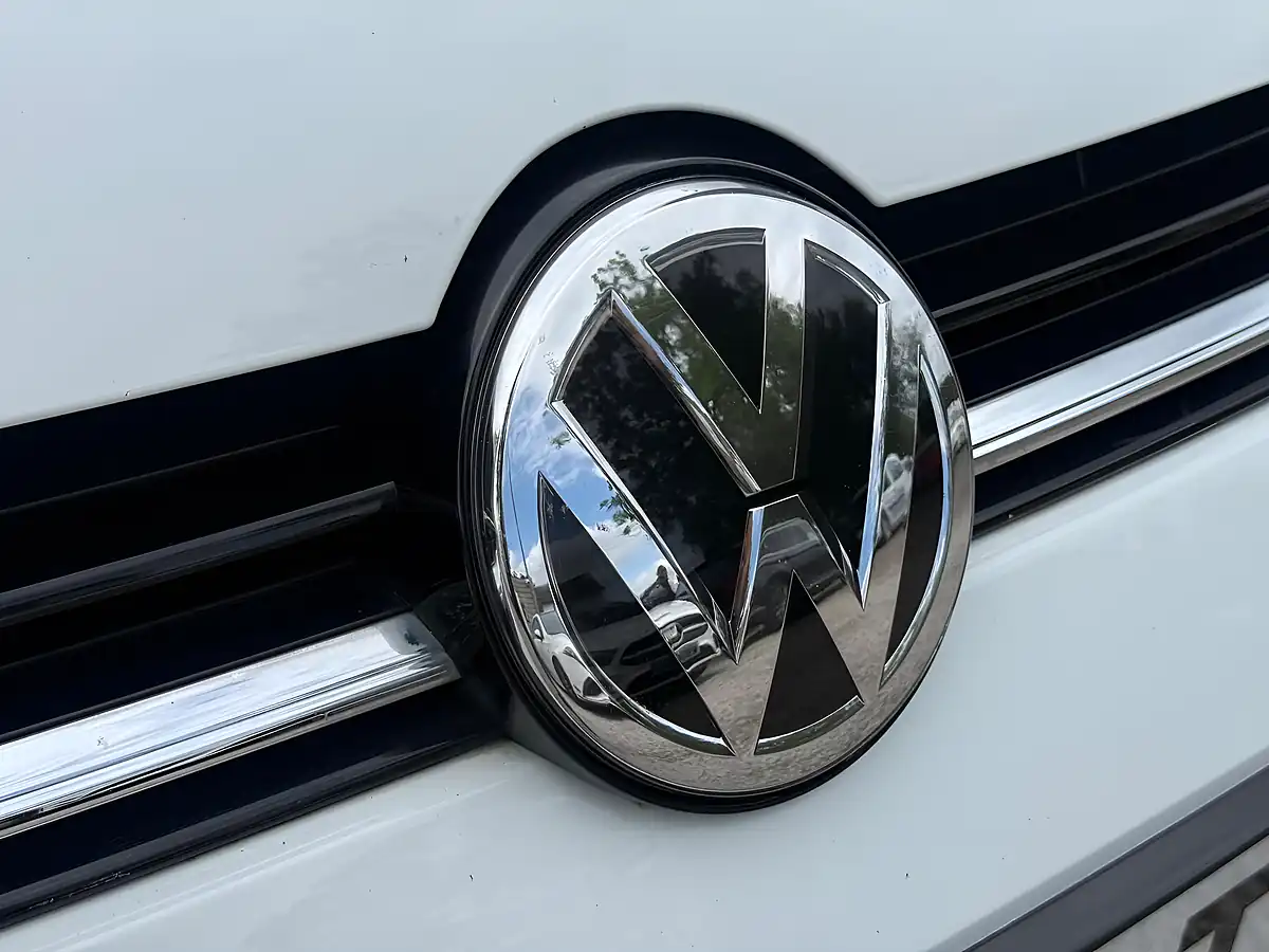 Used 2019 Volkswagen Golf R-Line White - Interior and Exterior details 19