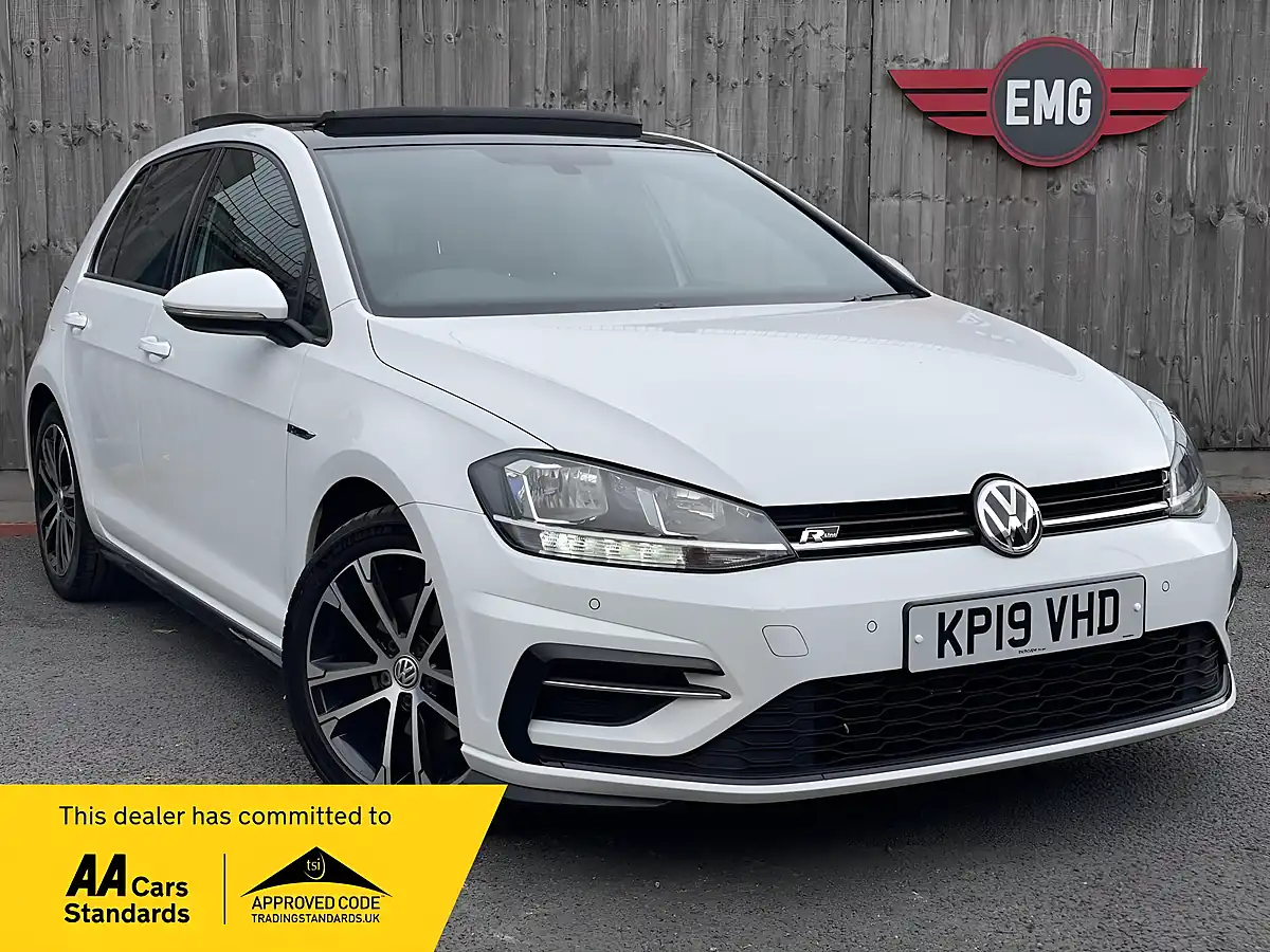 Used 2019 Volkswagen Golf R-Line White - Front View