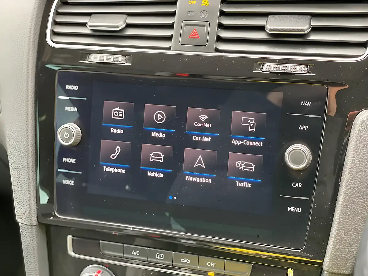 Used 2019 Volkswagen Golf R-Line White - Interior and Exterior details 9