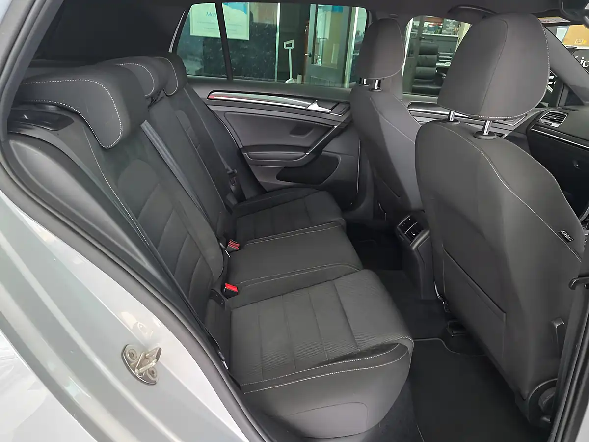 Used 2019 Volkswagen Golf R Silver - Interior and Exterior details 10