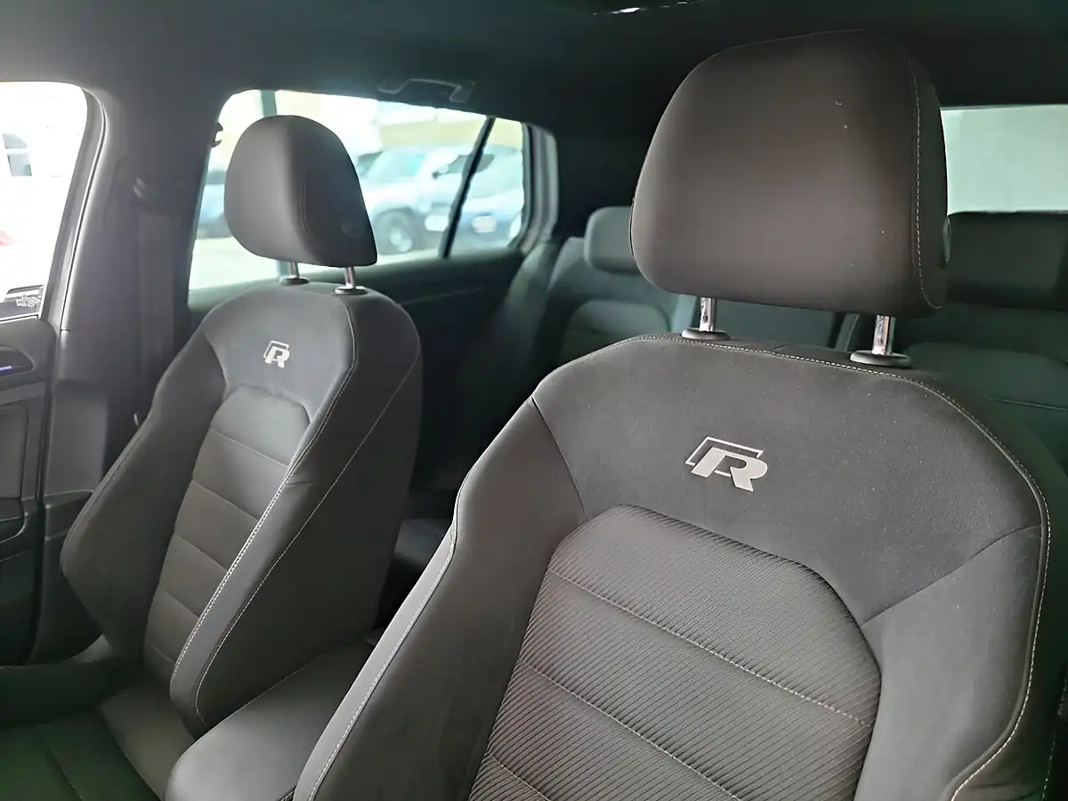 Used 2019 Volkswagen Golf R Silver - Interior and Exterior details 8