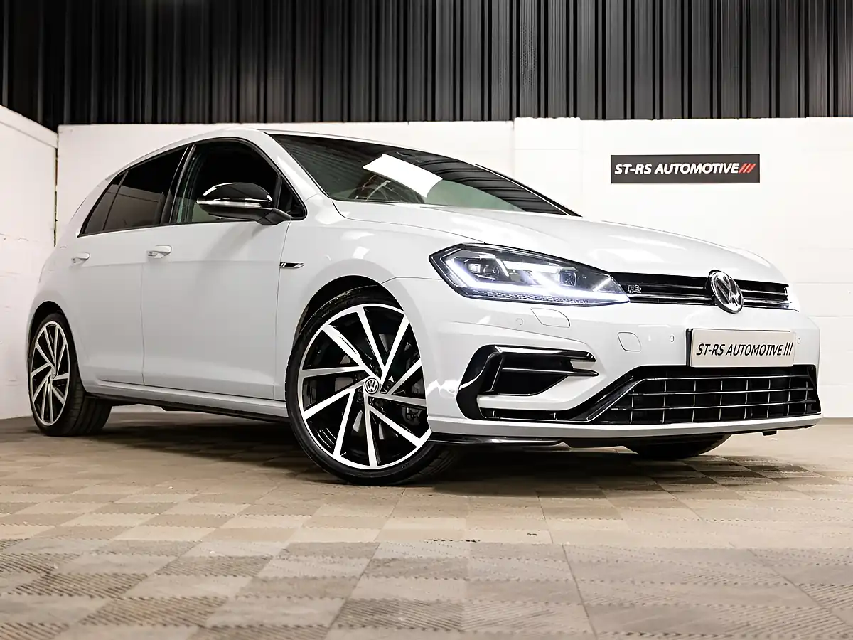 Used 2019 Volkswagen Golf R Silver - Front View