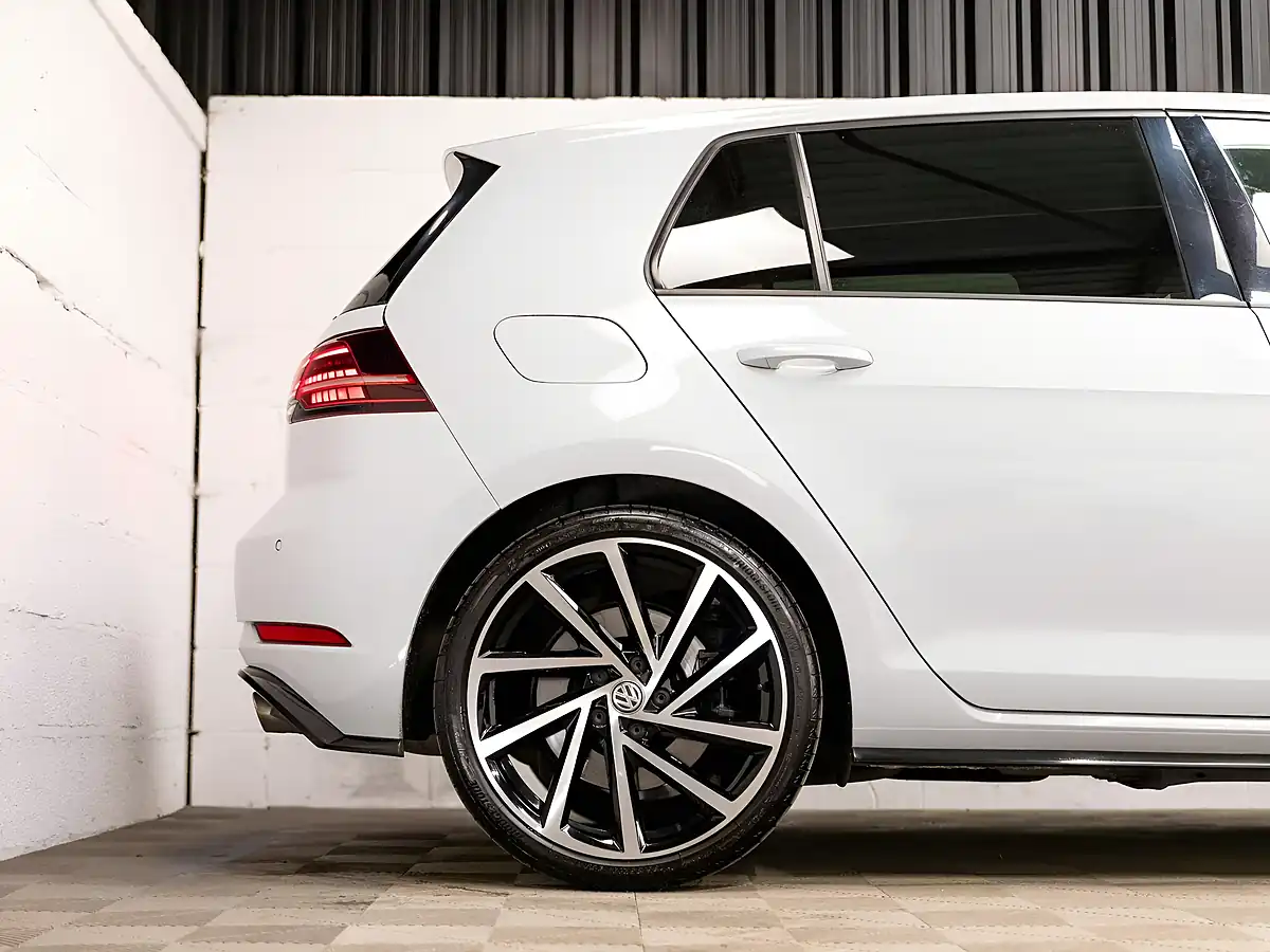 Used 2019 Volkswagen Golf R Silver - Interior and Exterior details 14