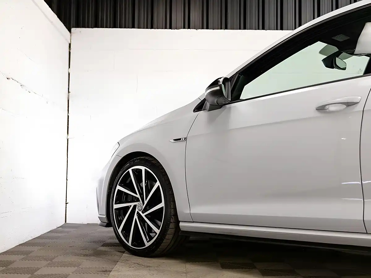 Used 2019 Volkswagen Golf R Silver - Interior and Exterior details 15