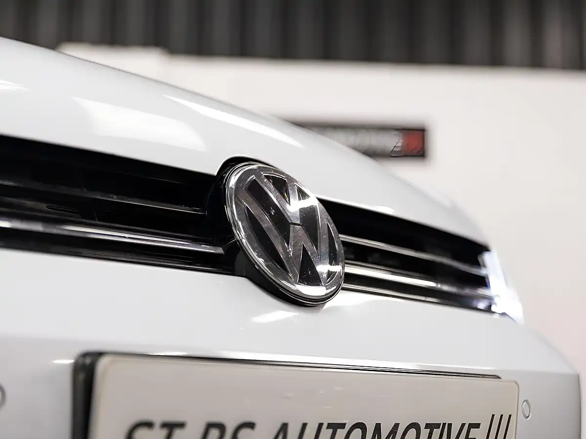 Used 2019 Volkswagen Golf R Silver - Interior and Exterior details 18