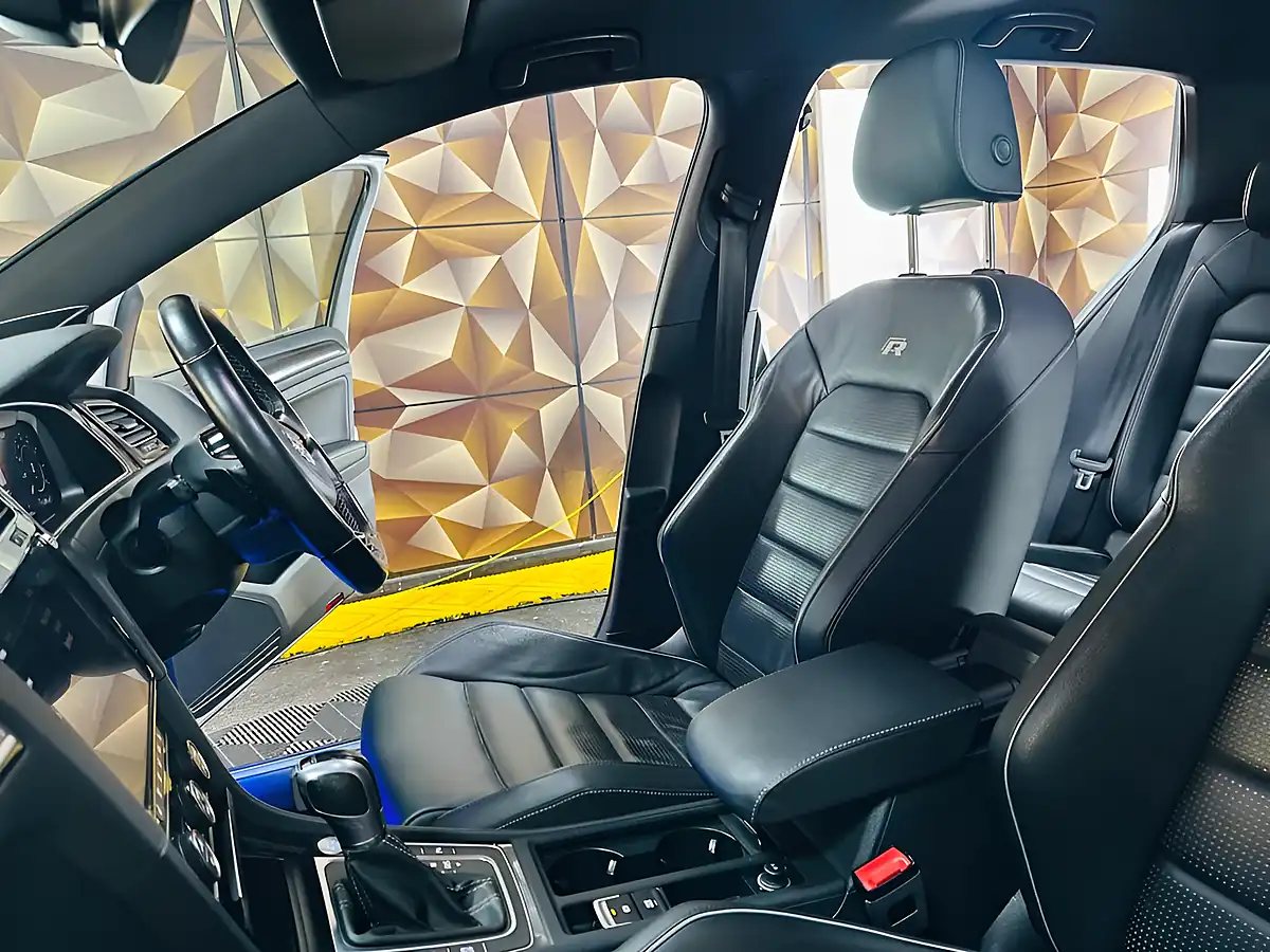 Used 2019 Volkswagen Golf R Silver-White - Interior and Exterior details 4
