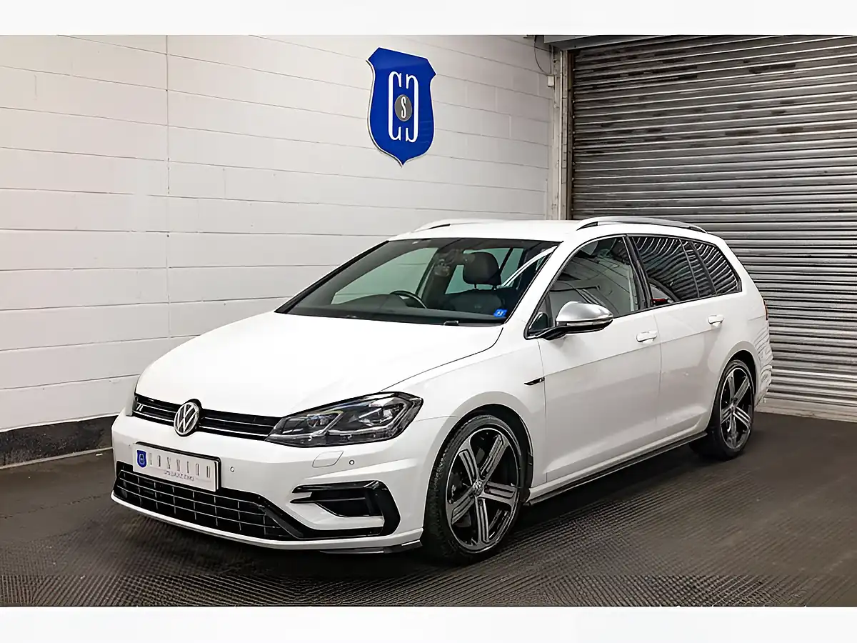 Used 2019 Volkswagen Golf R White - Front View