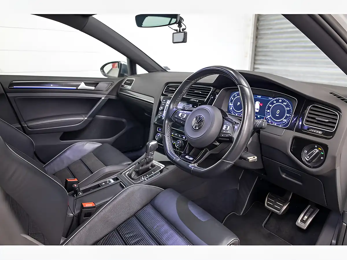 Used 2019 Volkswagen Golf R White - Interior and Exterior details 10