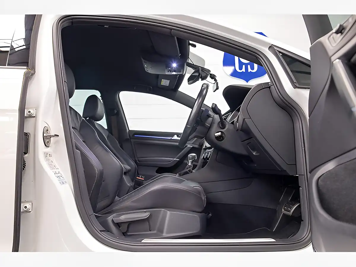 Used 2019 Volkswagen Golf R White - Interior and Exterior details 11