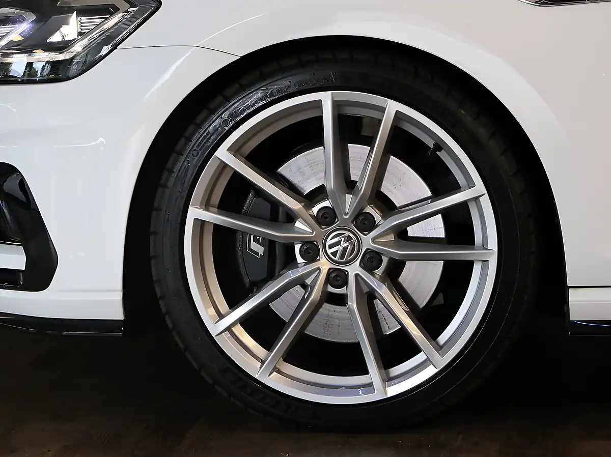 Used 2019 Volkswagen Golf R White - Interior and Exterior details 18