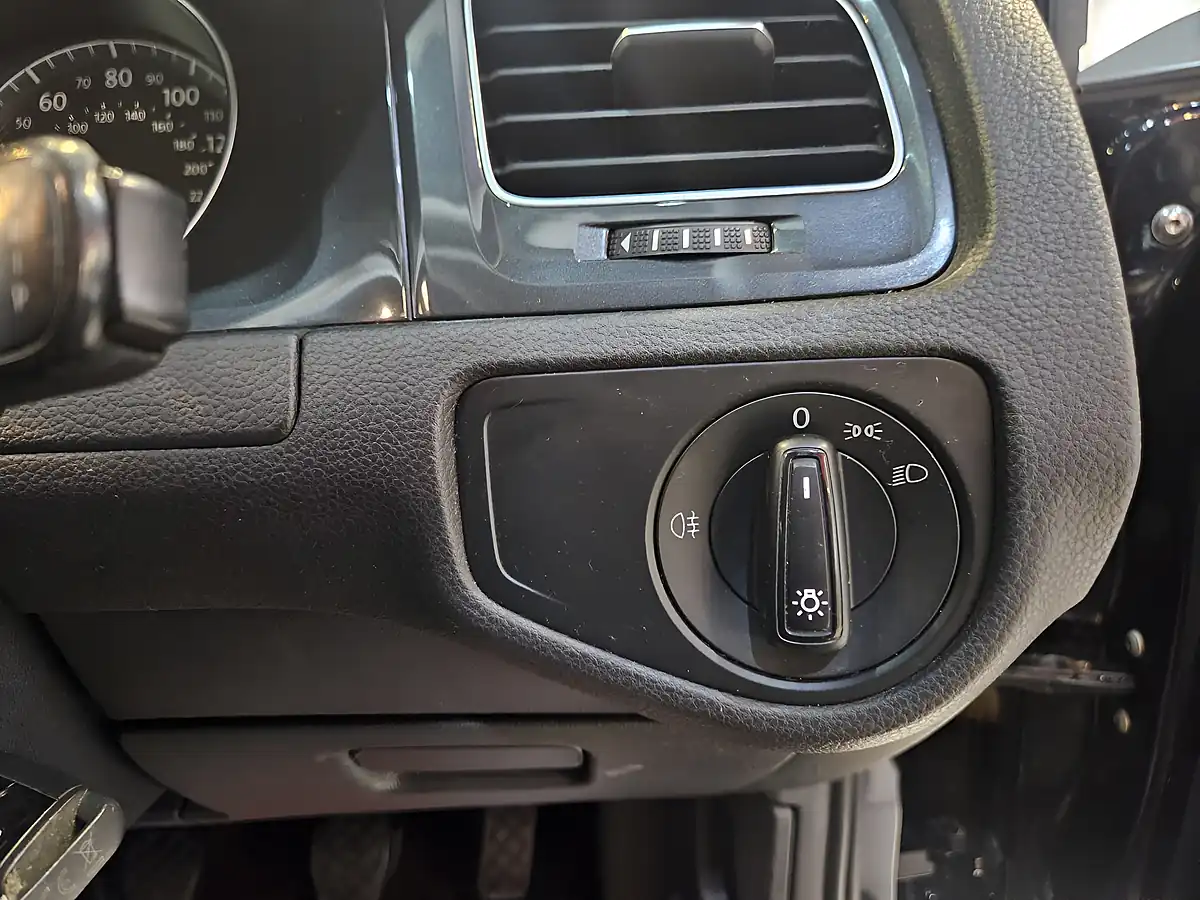 Used 2019 Volkswagen Golf S Black - Interior and Exterior details 16