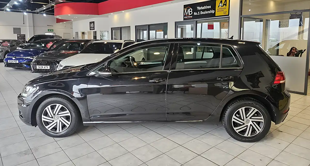 Used 2019 Volkswagen Golf S Black - Interior and Exterior details 4