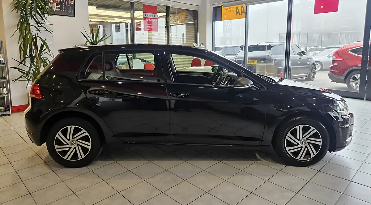 Used 2019 Volkswagen Golf S Black - Interior and Exterior details 9