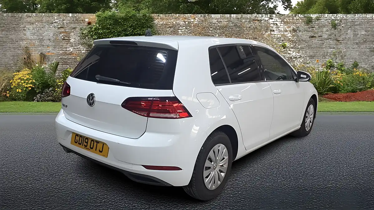 Used 2019 Volkswagen Golf S White - Interior and Exterior details 6