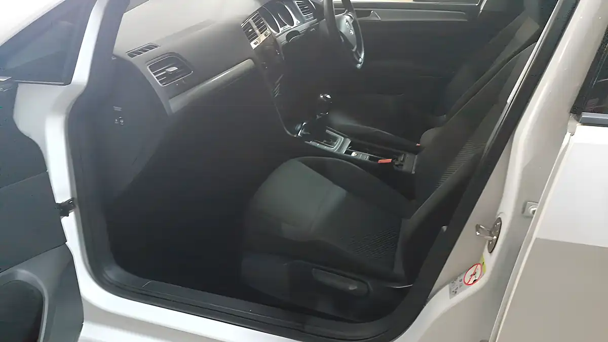 Used 2019 Volkswagen Golf S White - Interior and Exterior details 9