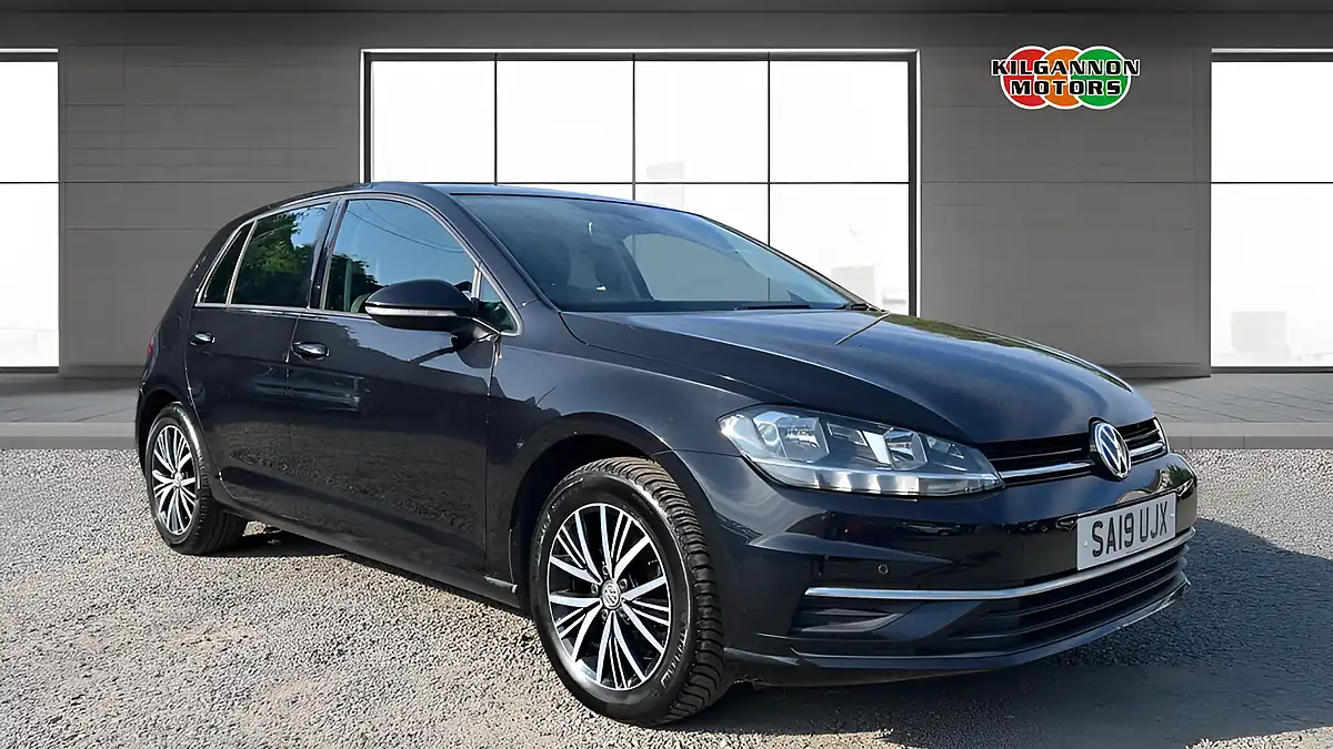 Used 2019 Volkswagen Golf Se Black - Front View