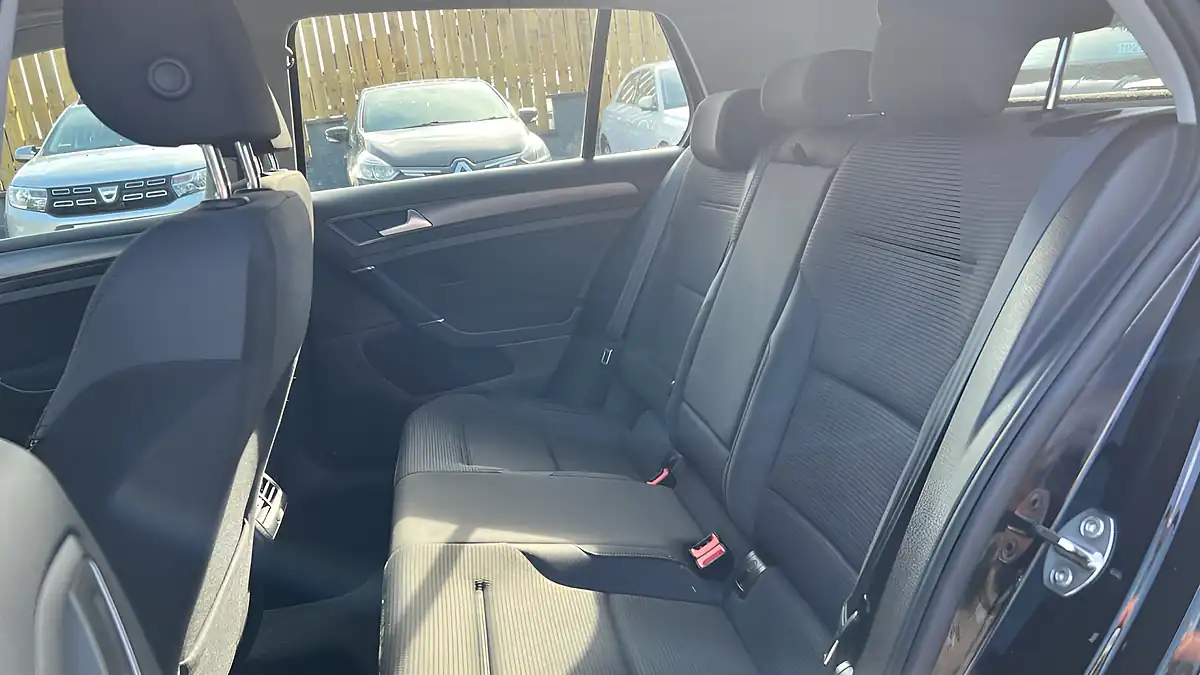 Used 2019 Volkswagen Golf Se Black - Interior and Exterior details 13
