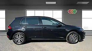 Used 2019 Volkswagen Golf Se Black - Interior and Exterior details 15