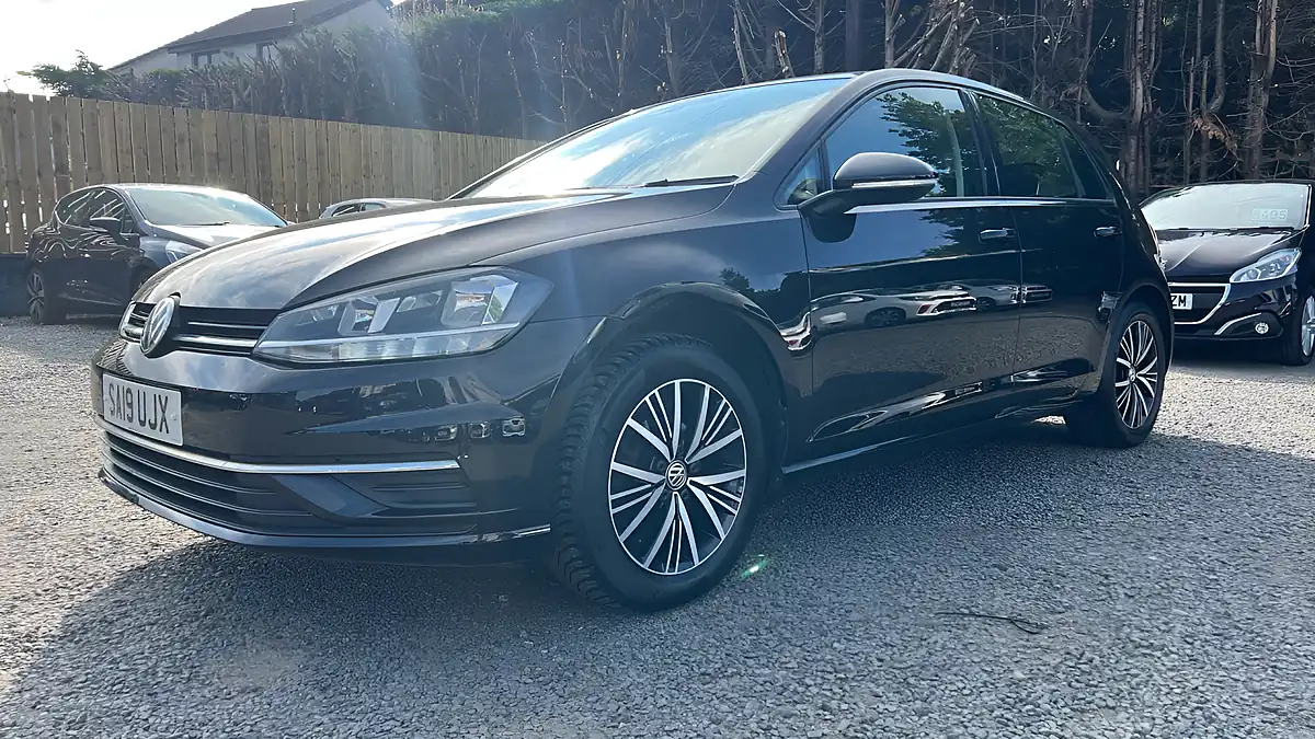 Used 2019 Volkswagen Golf Se Black - Interior and Exterior details 19